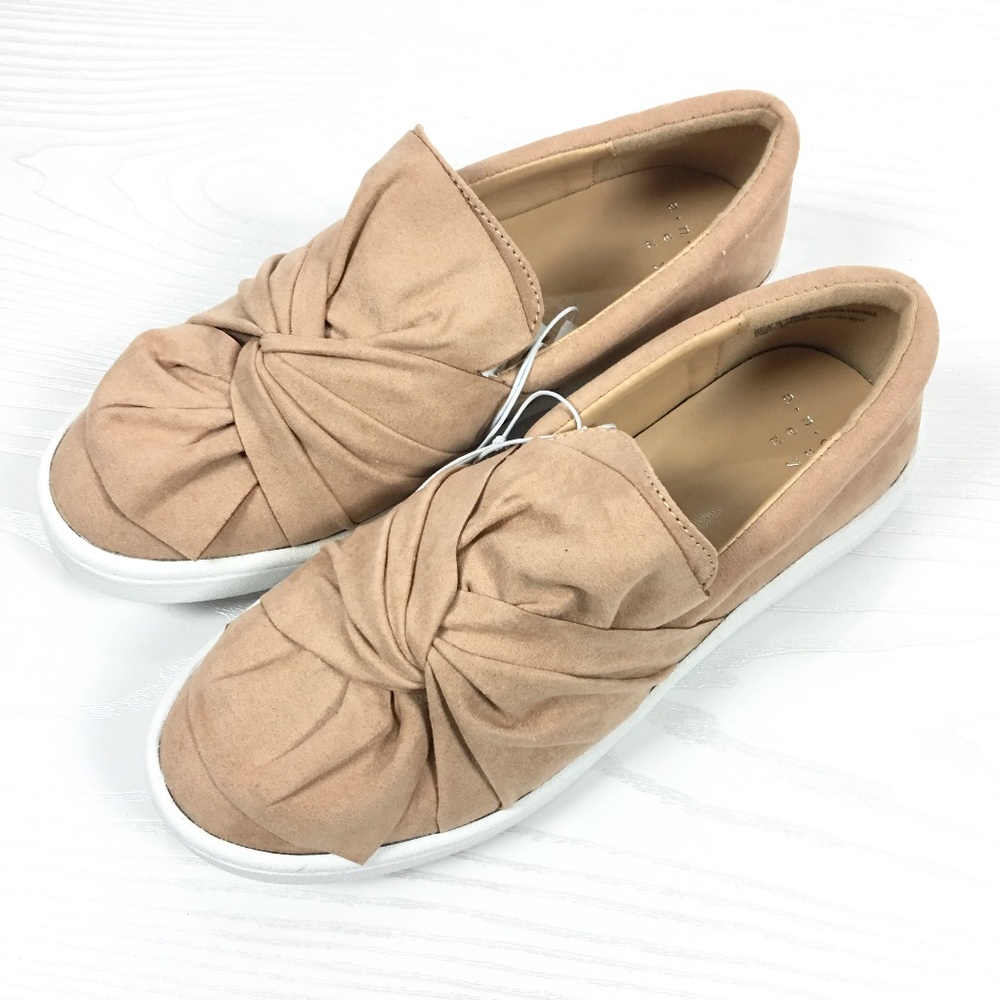 Allory Slip-On Knot Bow Sneakers Suede Pale Blush - Picture 2 of 6